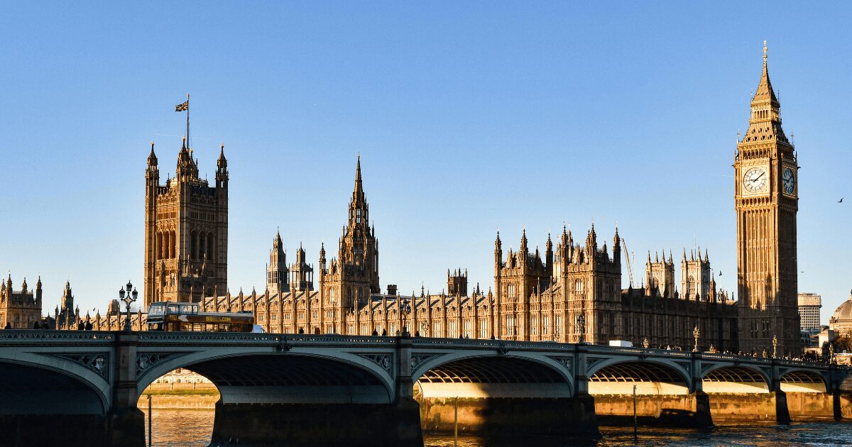 イギリス